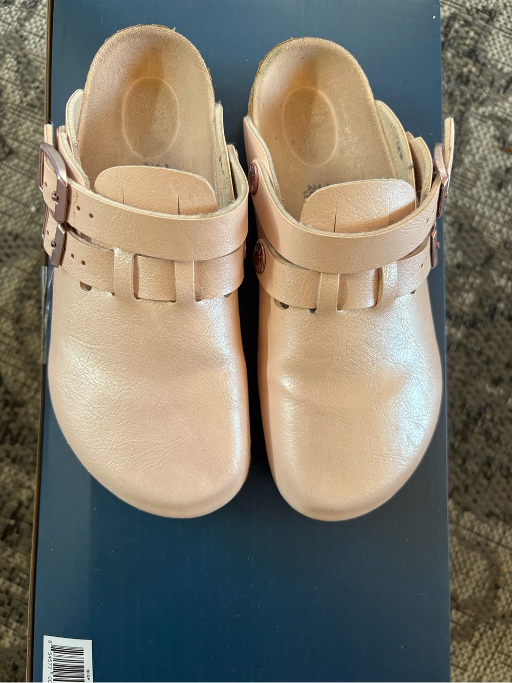 Birkenstock girls leather slip on clogs, size 32
